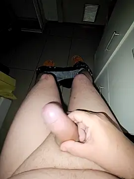 Snapshot of Usame_como_quieras chatting on 10.22.25 Usame como quieras online show from 10.22.25