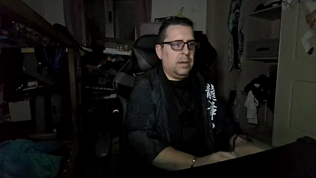 Snapshot of Usame_como_quieras chatting on 12.01.25 Usame como quieras online show from 12.01.25