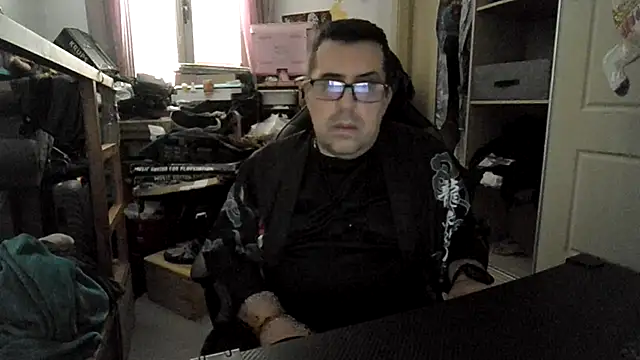 Snapshot of Usame_como_quieras chatting on 12.18.25 Usame como quieras online show from 12.18.25