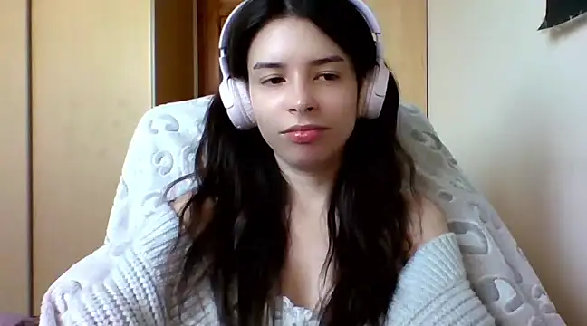 LariceSexy online show from 02.17.25