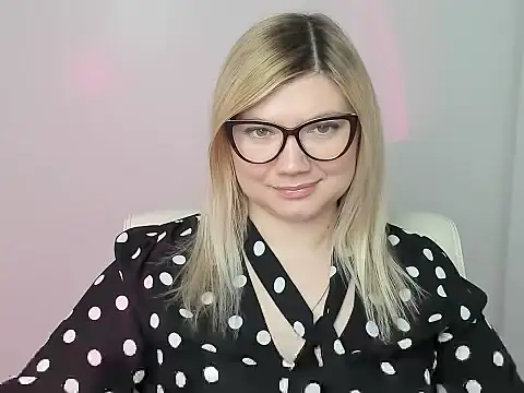 Lola moree online show from 11.03.25