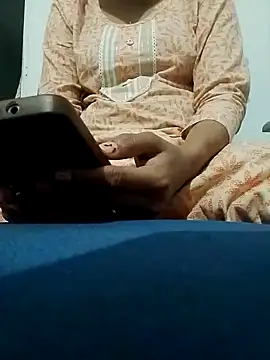 Snapshot of saaniya chatting on 03.04.25 saaniya online show from 03.04.25