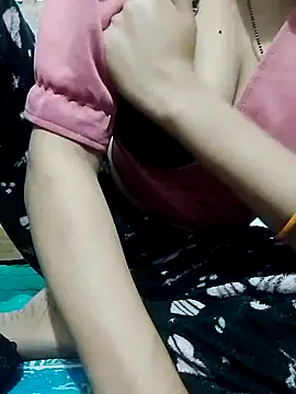 Snapshot of saaniya chatting on 09.28.25 saaniya online show from 09.28.25