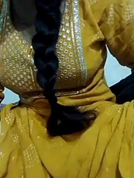 Snapshot of saaniya chatting on 11.11.25 saaniya online show from 11.11.25