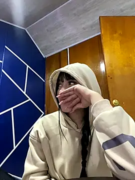 Melody rousse  online show from 11.25.25