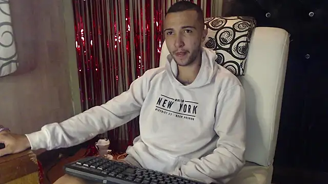 FemToMale online show from 02.14.25