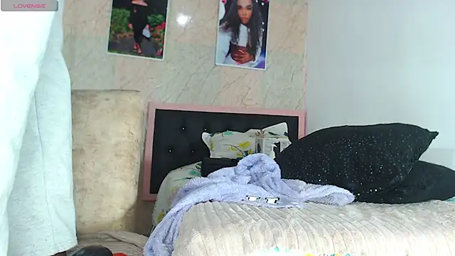 k stormi  online show from 11.08.25