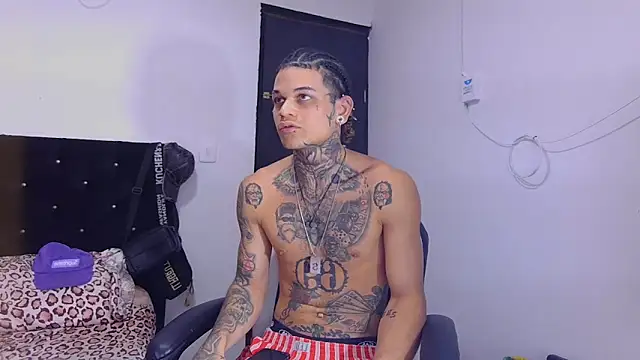 hot man05 online show from 10.28.25