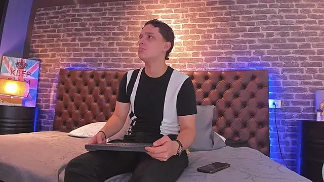 Thomas May4rs online show from 02.14.25