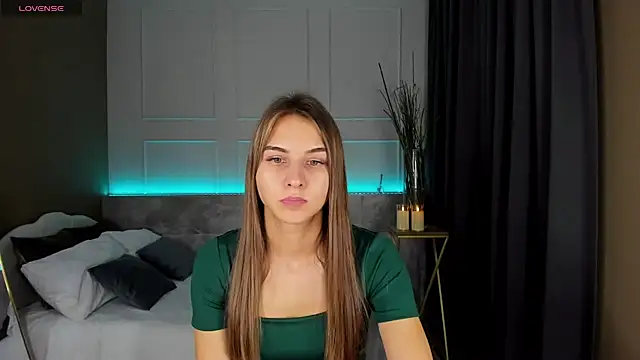 CharmBianca online show from 01.31.25