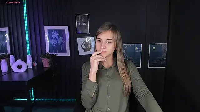 CharmBianca online show from 02.08.25