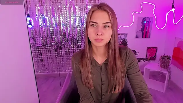 CharmBianca online show from 02.12.25