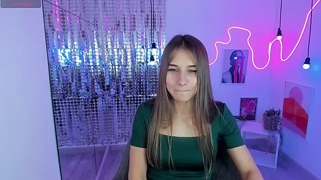 CharmBianca online show from 02.15.25