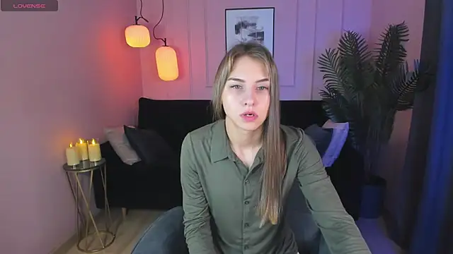 CharmBianca online show from 02.20.25