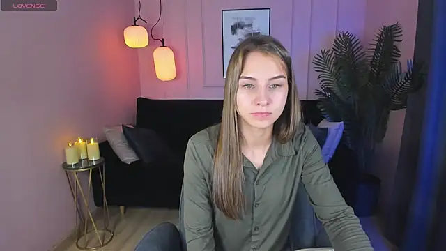 CharmBianca online show from 02.20.25