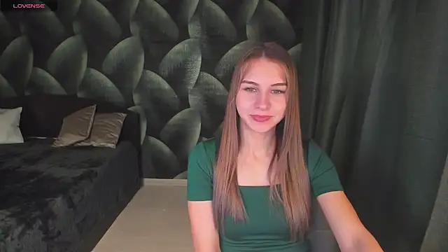 CharmBianca online show from 03.13.25