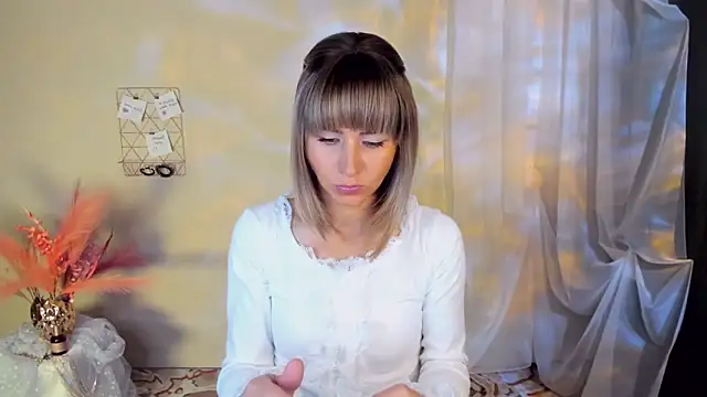 CharmBianca online show from 10.12.25