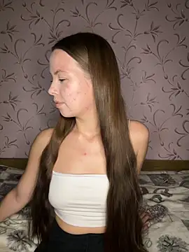 Arielle Swan online show from 10.25.25