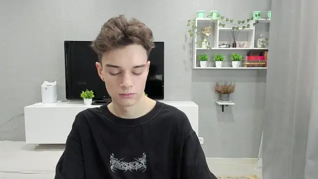 avegothy- online show from 02.14.25