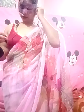 Snapshot of Sweety4u97 chatting on 02.14.25 Sweety4u97 online show from 02.14.25