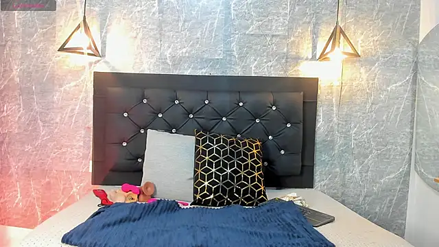 emberhodson online show from 11.12.25