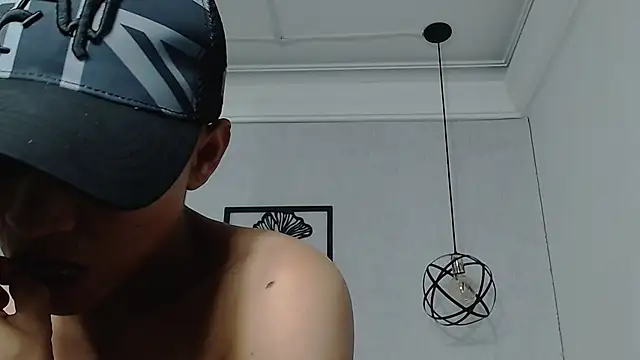 Liiamthompson online show from 03.09.25