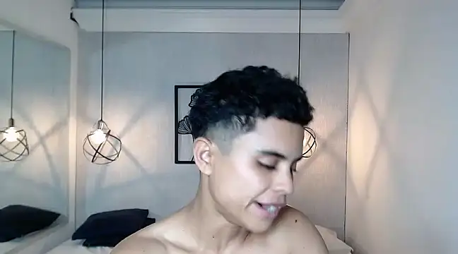 Liiamthompson online show from 03.12.25