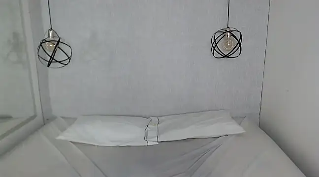 Liiamthompson online show from 03.14.25