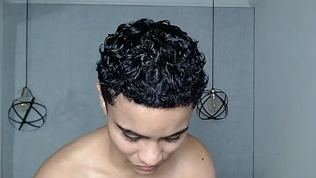 Liiamthompson online show from 03.16.25