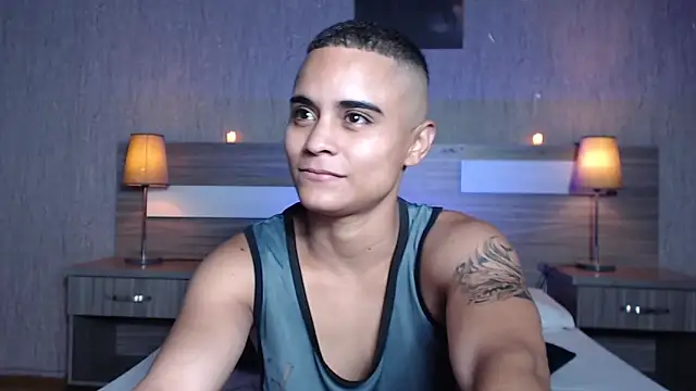 Liiamthompson online show from 09.10.25