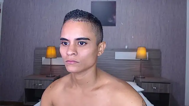 Liiamthompson online show from 09.21.25