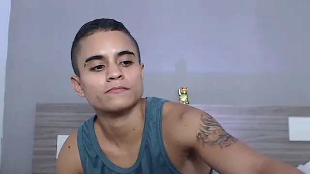 Liiamthompson online show from 09.24.25