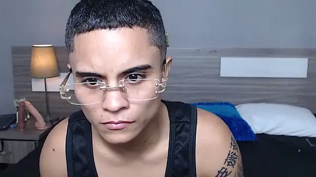 Liiamthompson online show from 10.12.25