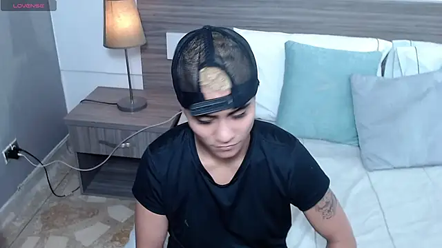 Liiamthompson online show from 02.17.26