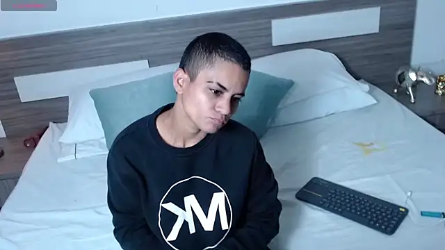 Liiamthompson online show from 04.05.26