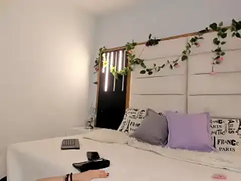 SofiArias online show from 02.28.25