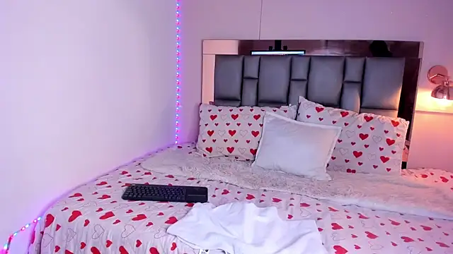 SofiArias online show from 09.11.25