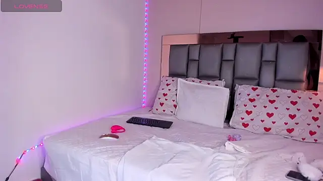 SofiArias online show from 02.10.26