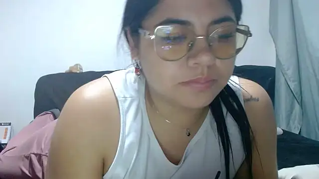 Snapshot of viccky_vick chatting on 06.14.26 viccky vick online show from 06.14.26
