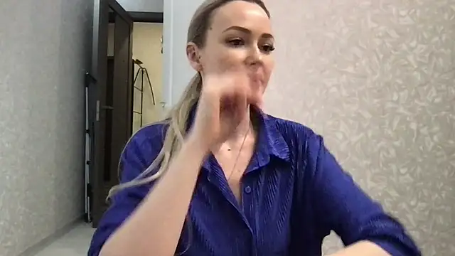 juciepussy  online show from 02.20.25