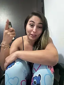 Snapshot of dulcehot_1502 chatting on 03.08.25 dulcehot 1502 online show from 03.08.25