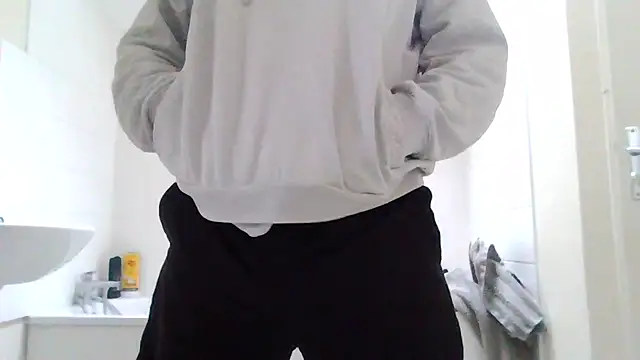 Snapshot of Zer_oki chatting on 02.22.25 Zer oki online show from 02.22.25