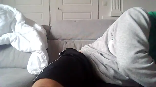 Snapshot of Zer_oki chatting on 09.24.25 Zer oki online show from 09.24.25