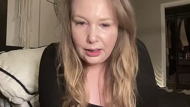 BustyHayleyUk online show from 01.29.25