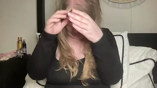 BustyHayleyUk online show from 01.29.25