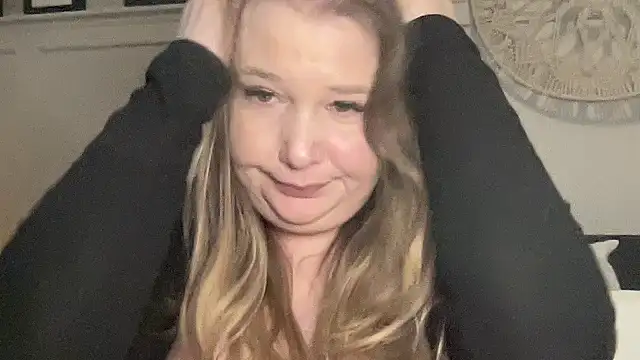 BustyHayleyUk online show from 02.12.25