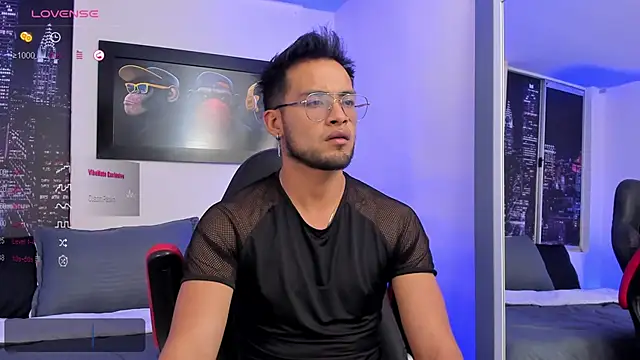 Max Conor1 online show from 02.02.25