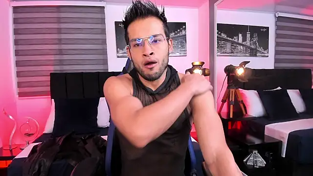 Max Conor1 online show from 03.13.25