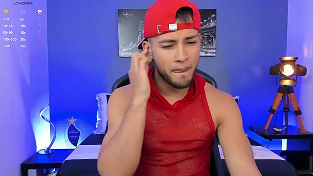 Max Conor1 online show from 10.07.25