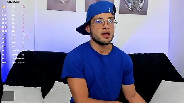 Max Conor1 online show from 04.21.26